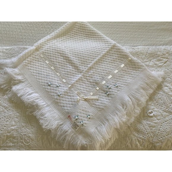 Vintage Carson Pirie Scott White‎ Embroidered Baby Blanket 38 x 42 Spain Acrylic - Picture 11 of 16